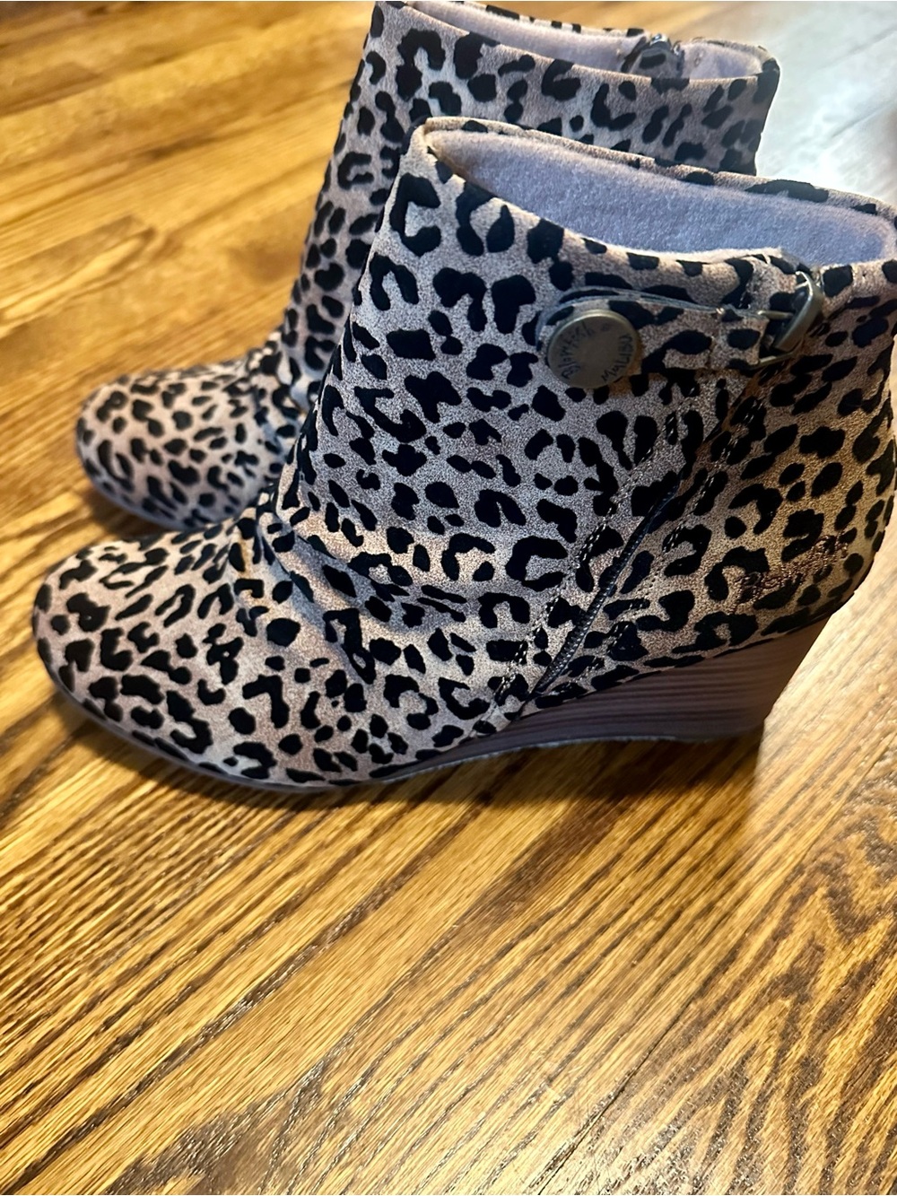 NWOT Blowfish Leopard Wedge Boots